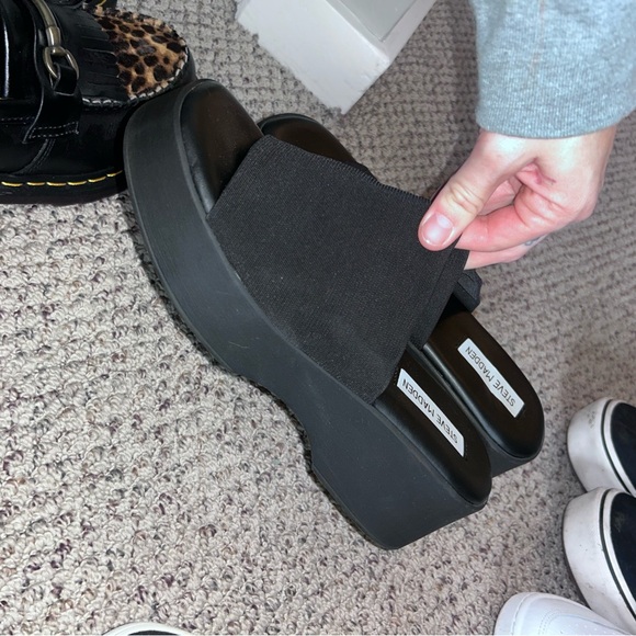 Steve Madden Y2K platform sandal - Picture 3 of 3